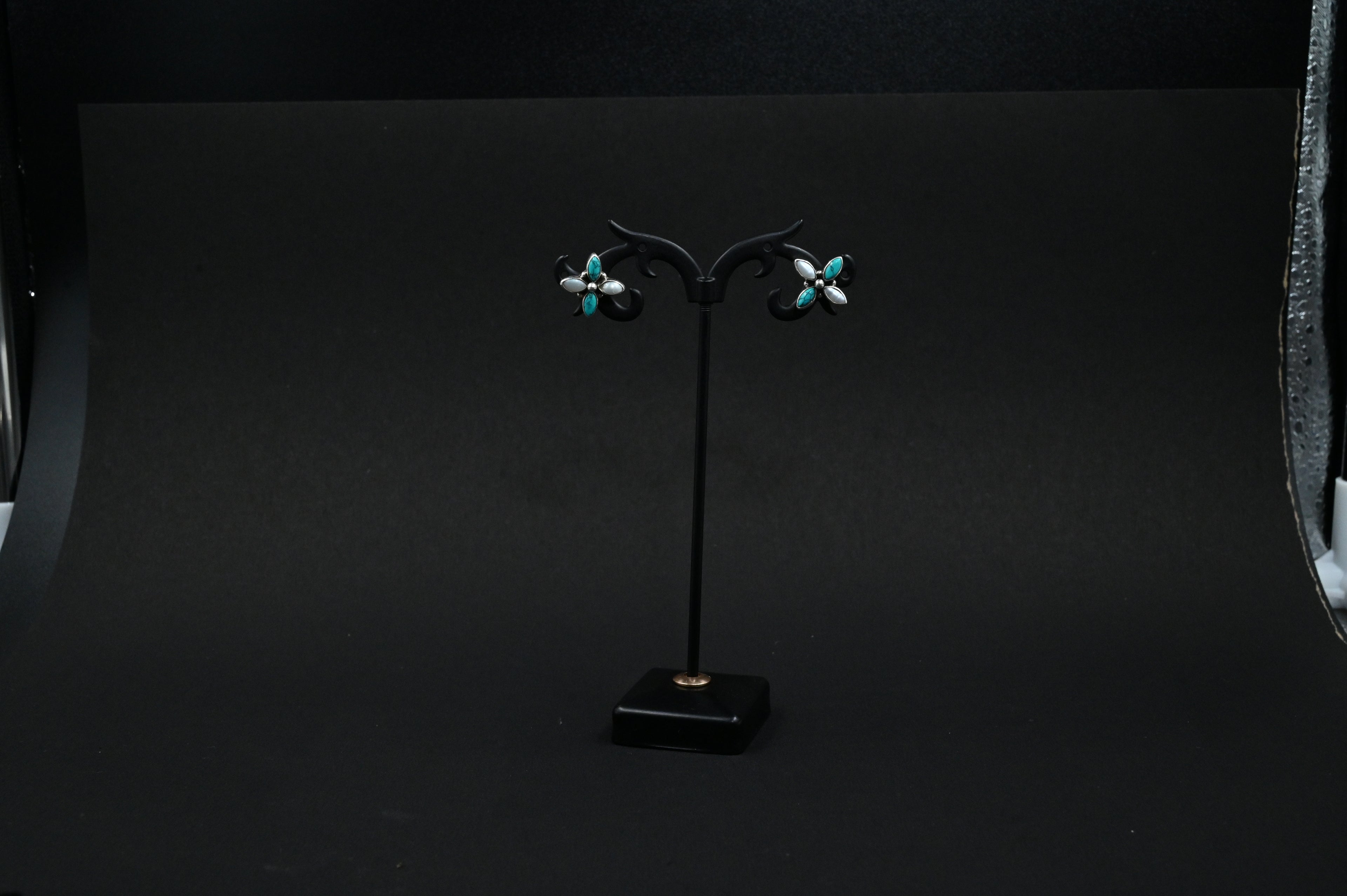 925 Silver flower Stud with Turquoise and fresh water pearl